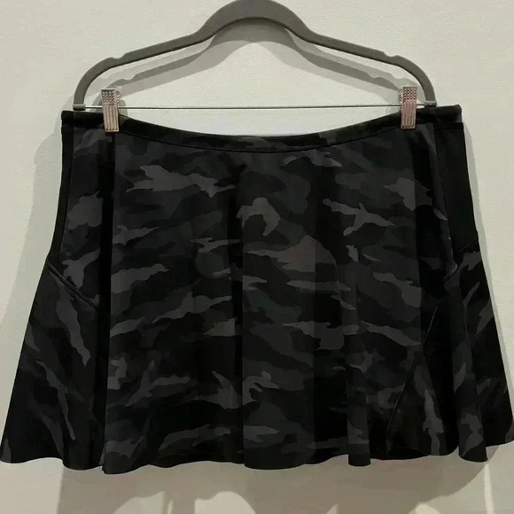 Athleta Match Point Skort - Picture 1 of 6